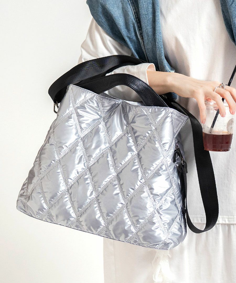 ナイロンキルティング トートバッグ