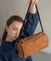 本スエード ショルダーバッグ Calmea maron カルメマロン｜MAISON HAYNI