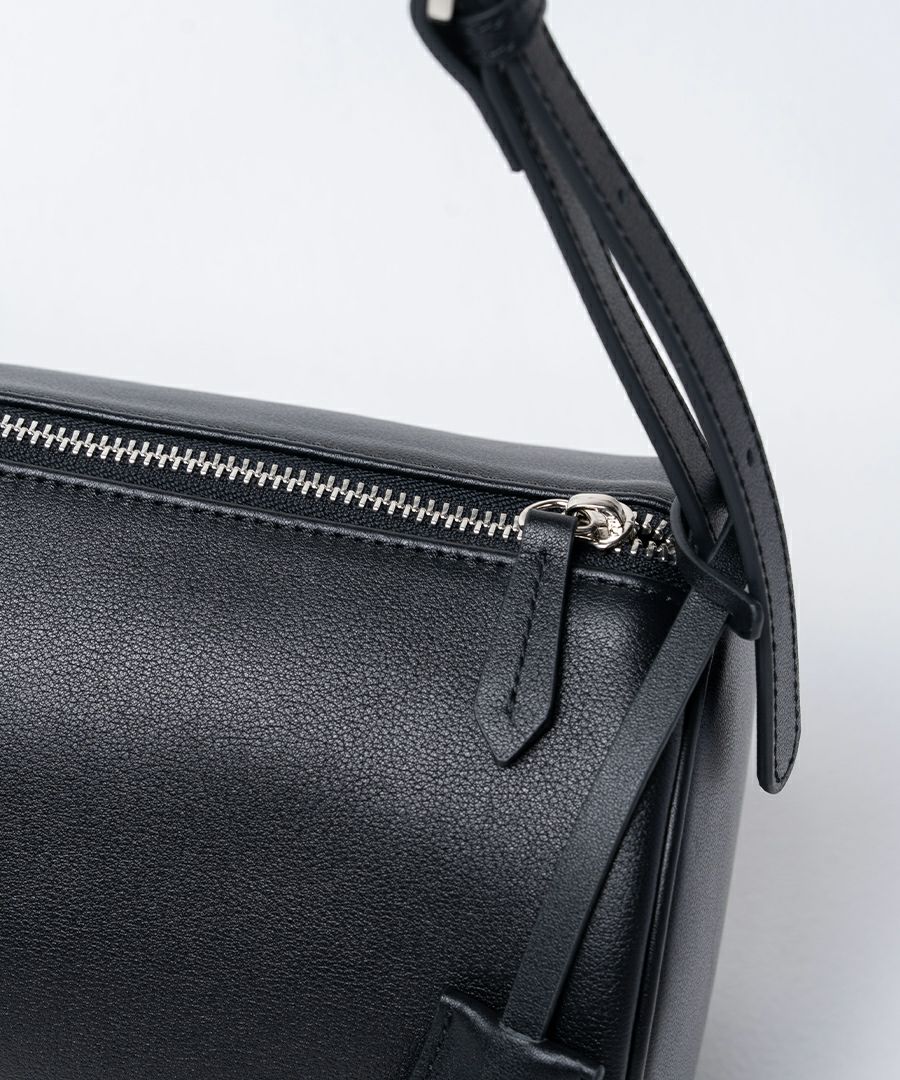 aoriさん&MAISON HAYNIコラボ Calmeanoir カルメノワール 本革 ショルダーバッグ