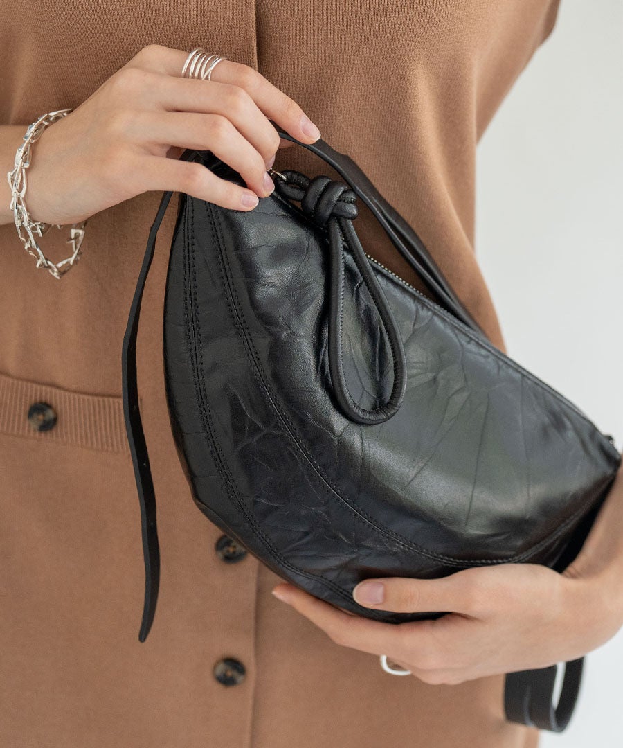 本革 バディバッグ ショルダーバッグ 月形バッグ Arlles アルル